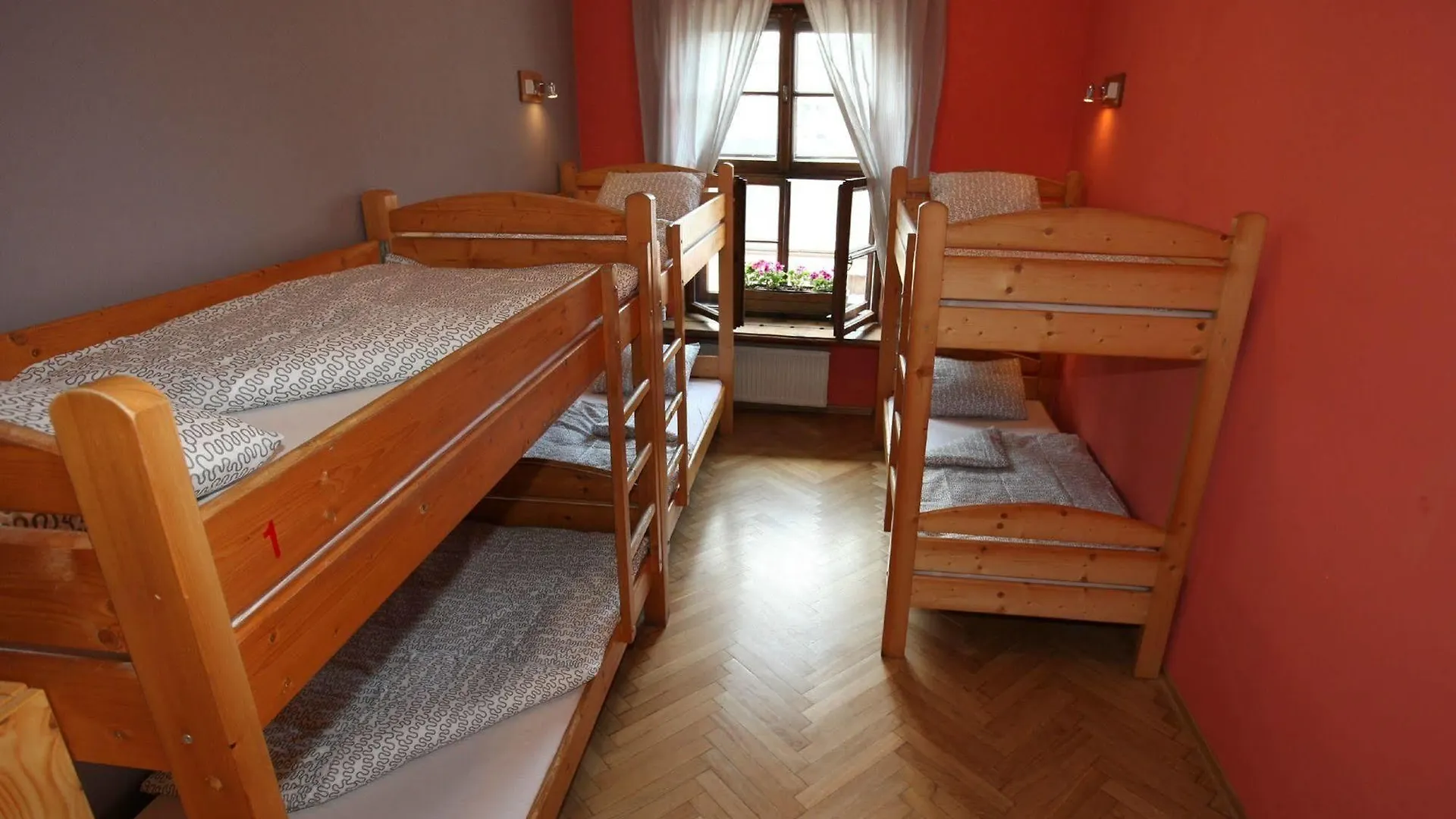 Intro Hostel Cracovia Polonia