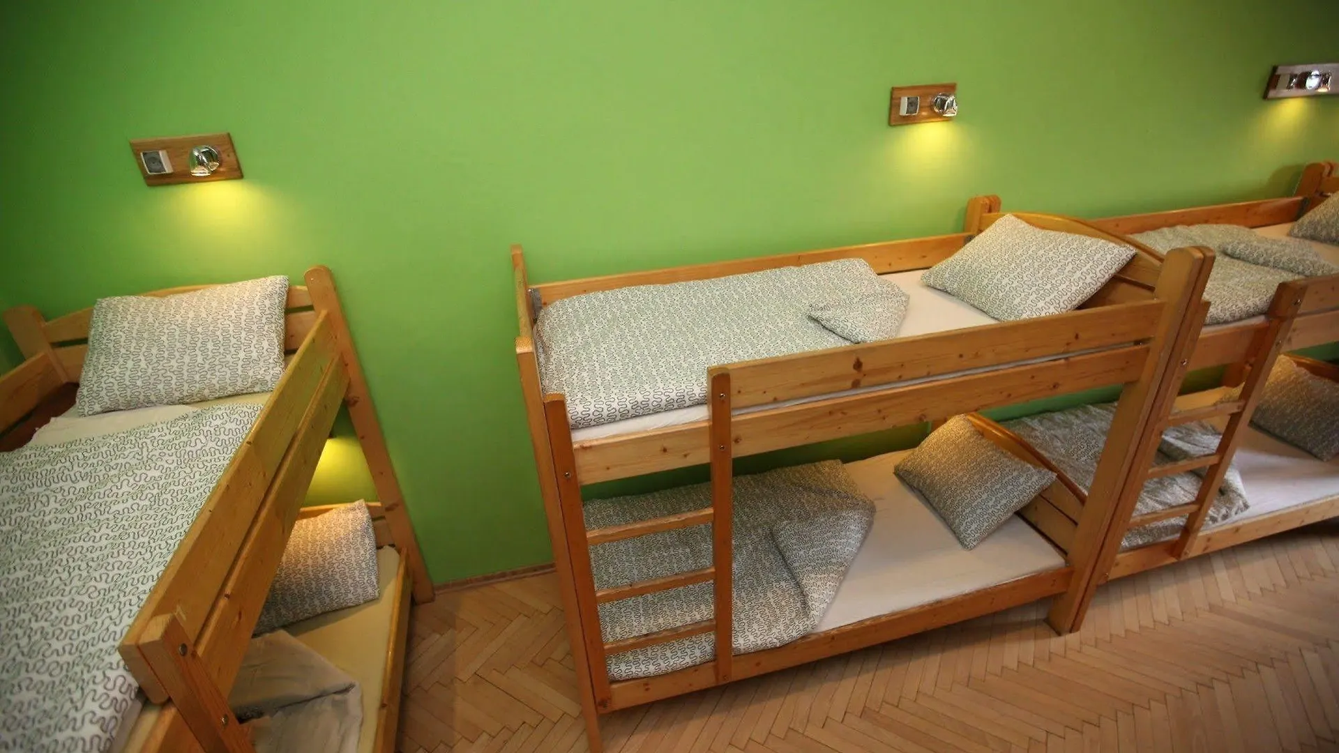 Intro Hostel Cracovia 0*,
