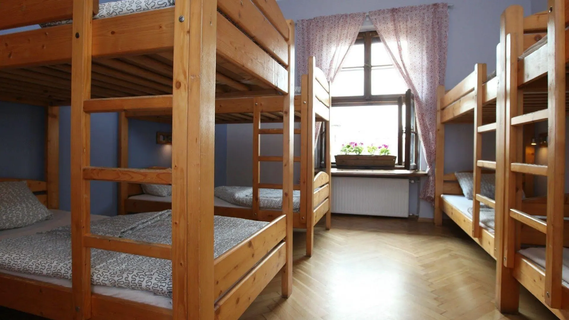 Intro Hostel Cracovia 0*,  Polonia